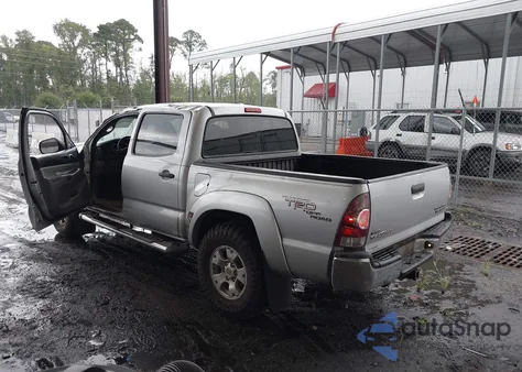 2010 Toyota Tacoma Prerunner V6 z USA, uszkodzony, nr VIN 3TMJU4GNXAM106035